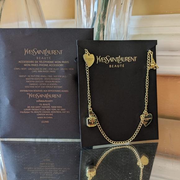 Yves Saint Laurent - Picture 6 of 15